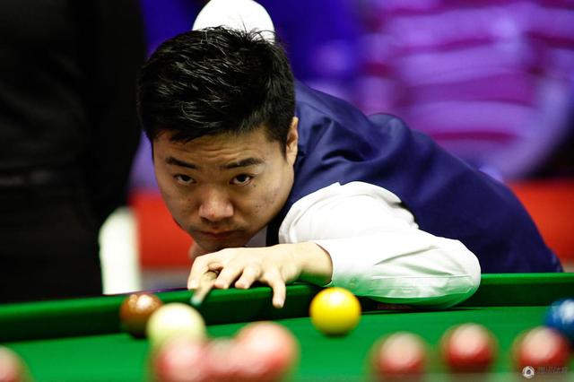 水球男队引 水球男队引